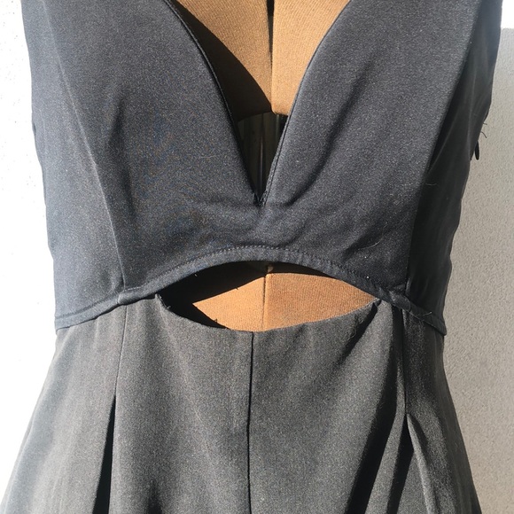 (👚3 for $20) Luvalot black cut out detail Playsuit size 12 - Picture 3 of 9